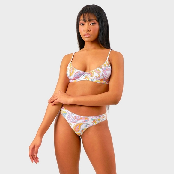 Blackbough Rio Paisley Swimsuit Set Chloe Wrap Bikini & Moderate Bottoms Medium - Picture 4 of 16